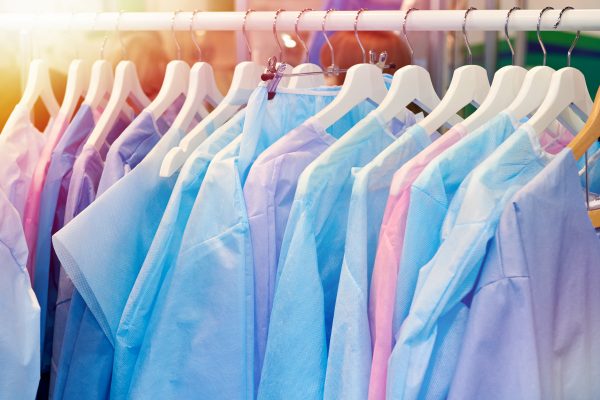 NON-STERILE DISPOSABLE GOWNS